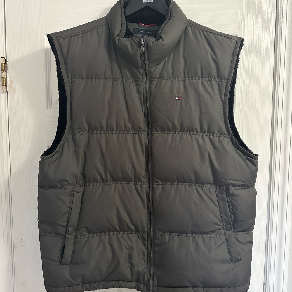 Men’s Tommy Hilfiger Dark Grey Fuzzy Lined Vest Size XXL